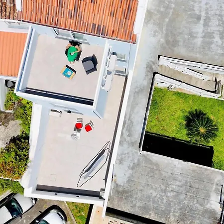 House By Pontanegraazores アパート アングラ・ド・エロイーズモ