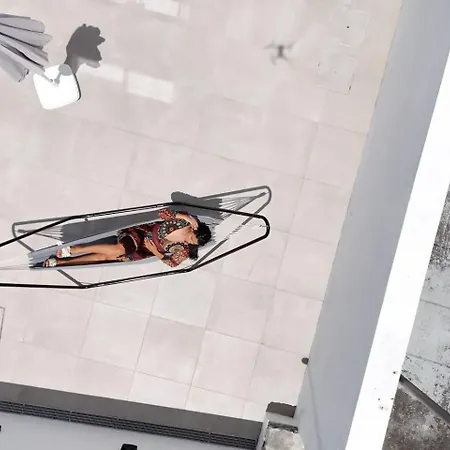 House By Pontanegraazores アングラ・ド・エロイーズモ