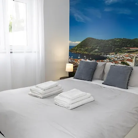 House By Pontanegraazores Apartman *