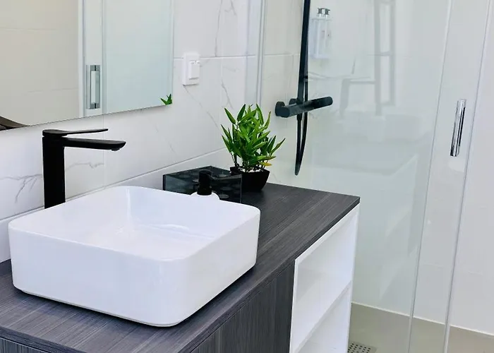 House By Pontanegraazores Apartman